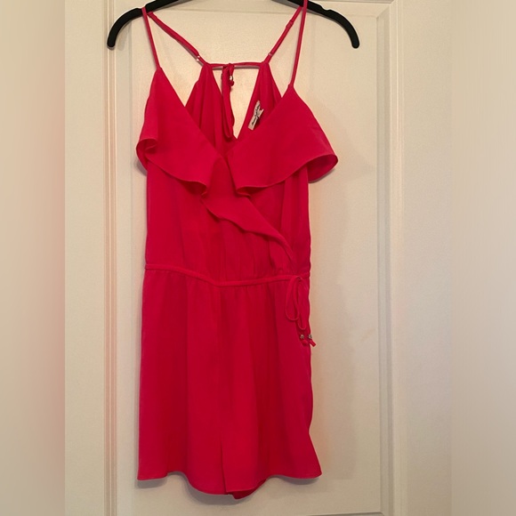 NWOT Pink American Eagle outfitters size S/P romper. Adjustable straps - Picture 1 of 6